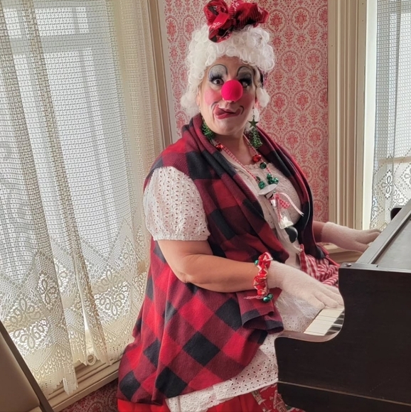 Sweety Claus Is Coming To Town - Picture 4 of 8